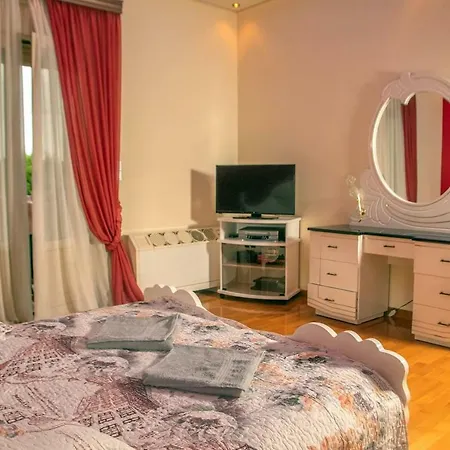 Beautiful With Private Garden And Pool * Souli