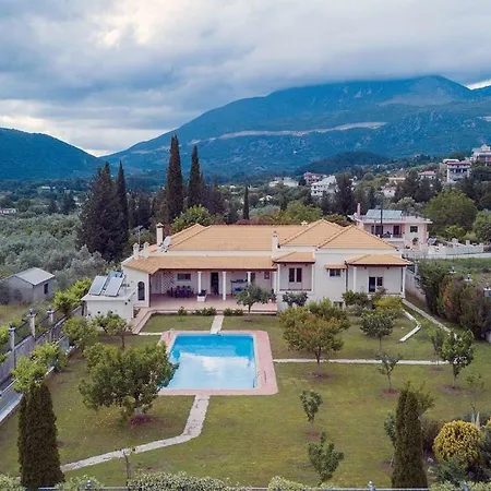 Beautiful With Private Garden And Pool Вилла *
