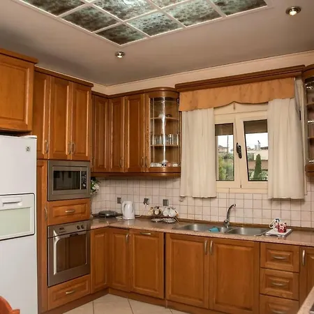 Beautiful With Private Garden And Pool Вилла