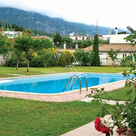 Beautiful With Private Garden And Pool *