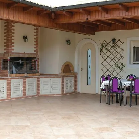 Вилла Beautiful With Private Garden And Pool